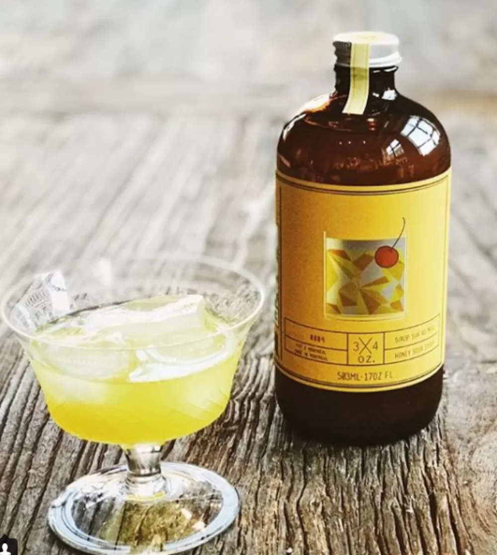oz_maison_honey_sour_syrup_2.webp Clearance 3/4 Oz. Maison Honey Sour Syrup Syrups